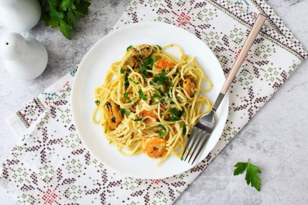 Паста с морепродуктами и сливочным соусом – пошаговый рецепт приготовления